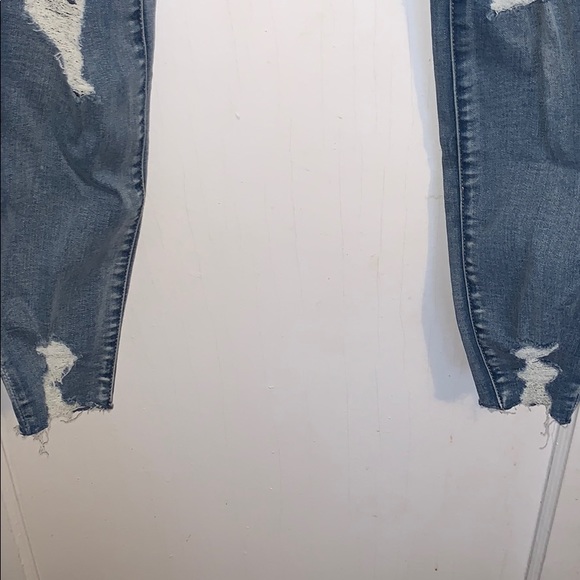 Light wash distressed jeans - Picture 8 of 14